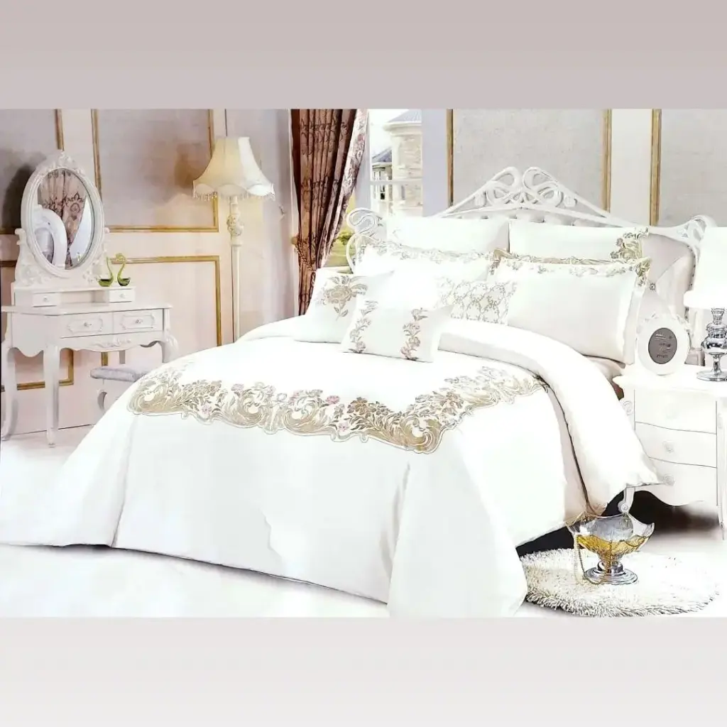 مفرش نفرين مطرز 7 ق   A.H